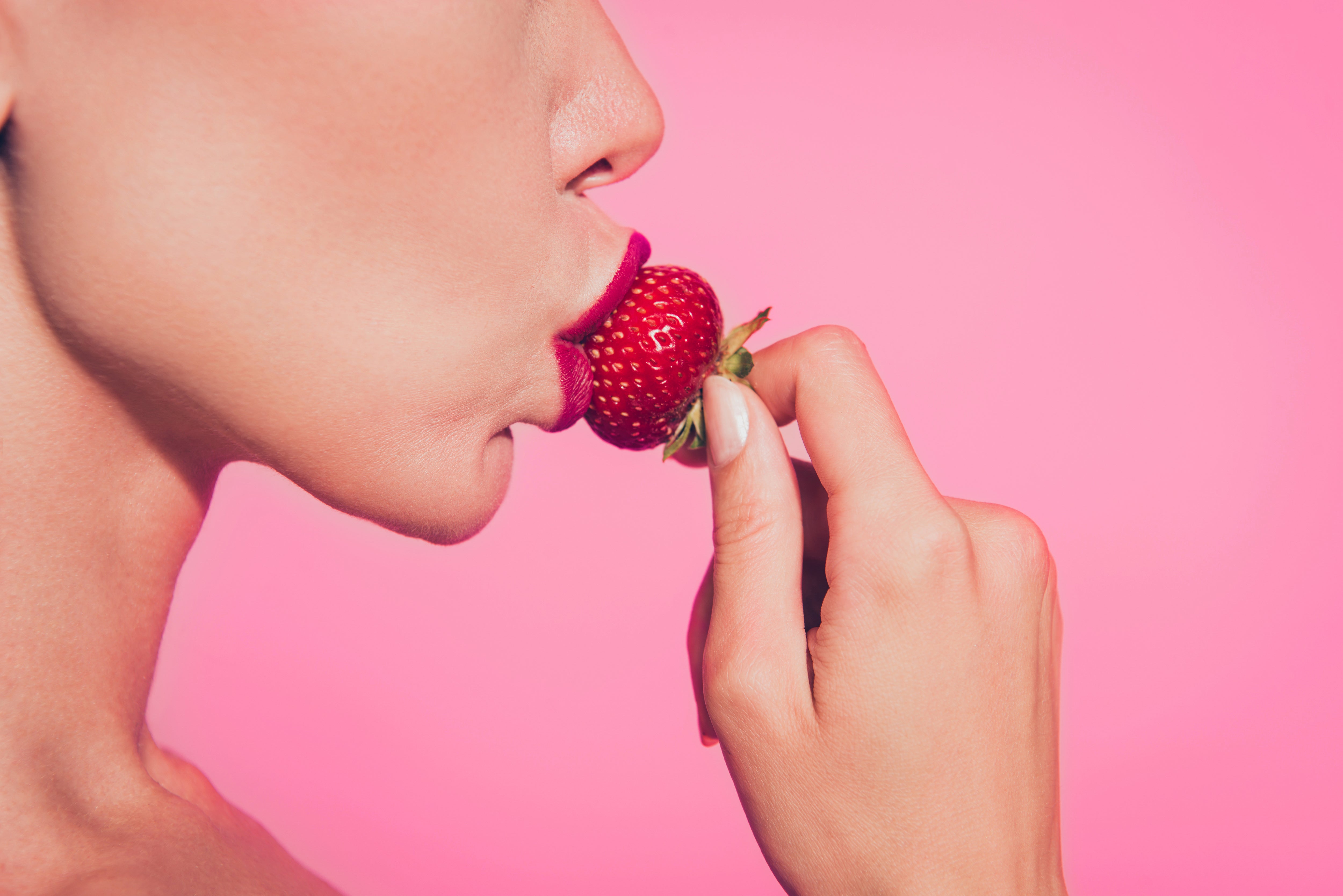 Французский ЕГЭ говорение девушка ест фрукты и ягоды