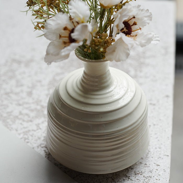 Bay Ribbed Vase