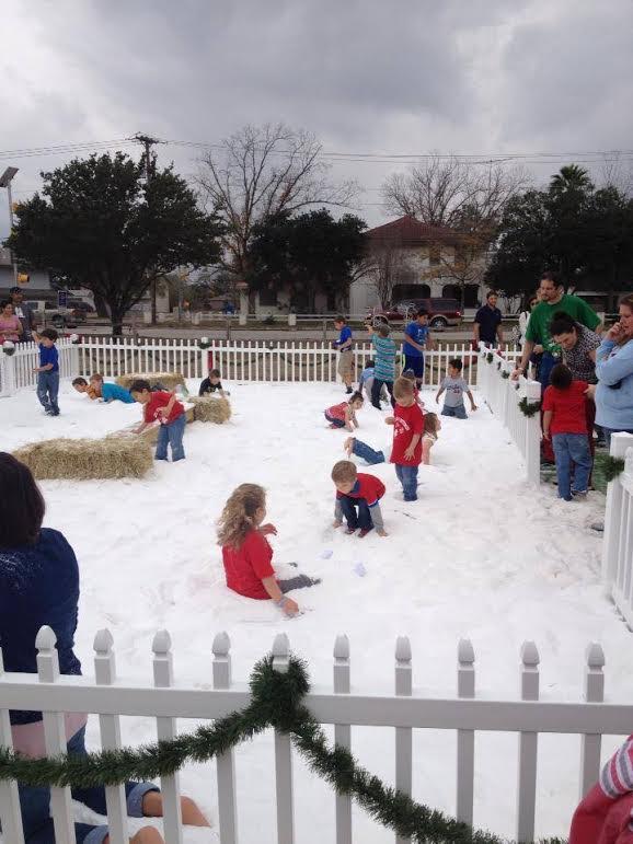 Real Fake Snow - Shaved Ice Play Area Movie Production Snow