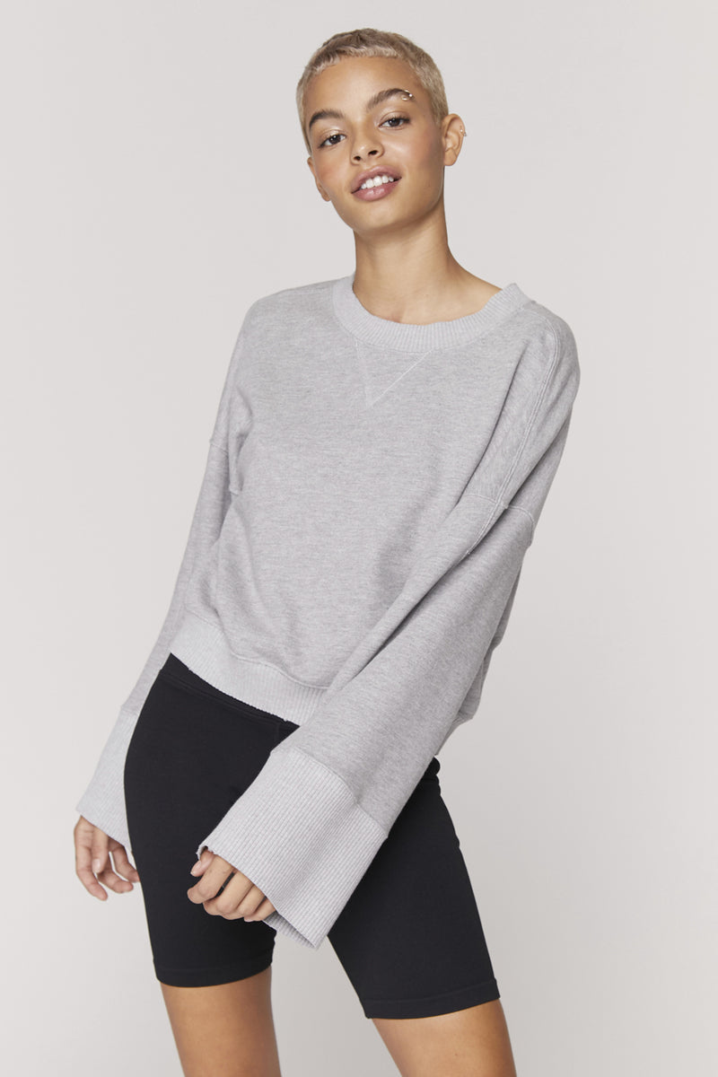 wide sleeve sweatshirt