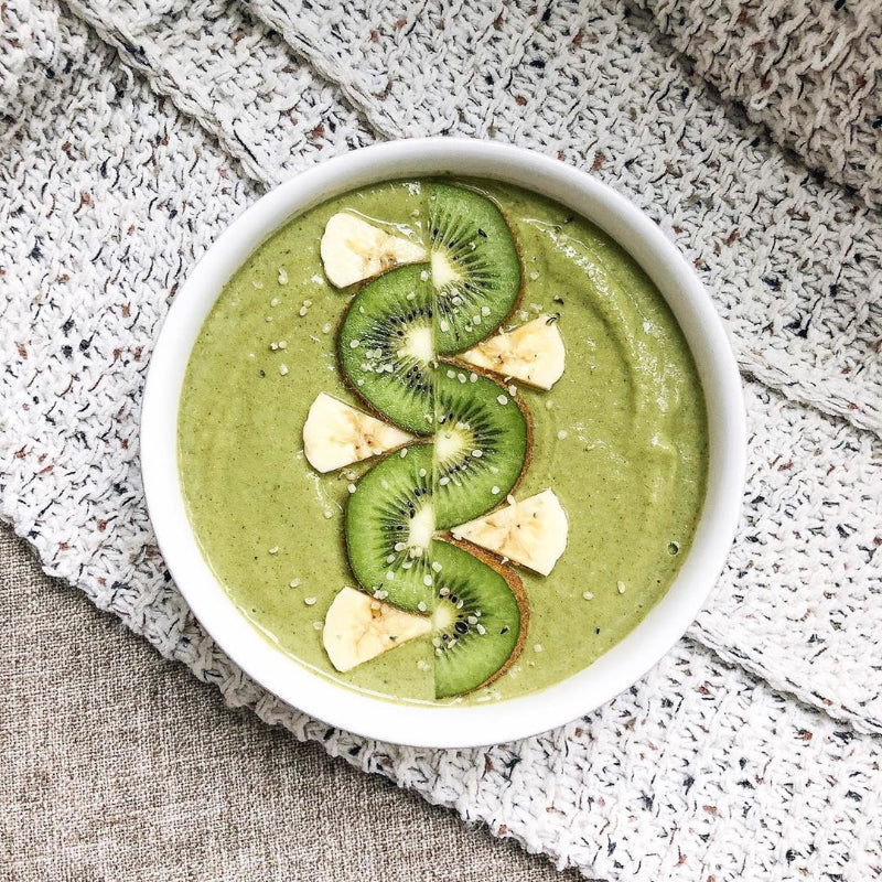 green kiwi smoothie bowl