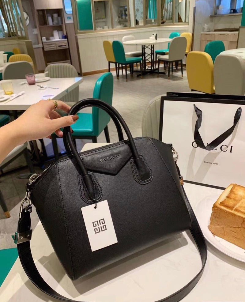 Givenchy Antigona Small Black Grained Leather Bag – Technapology