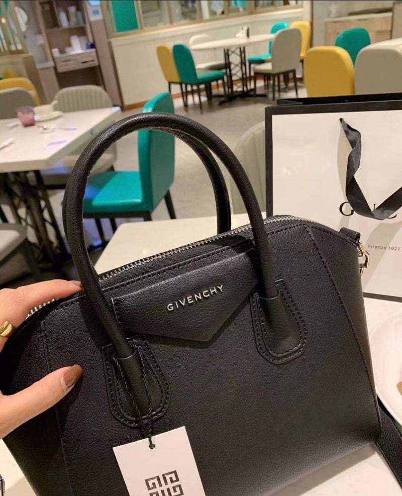 Givenchy Antigona Small Black Grained Leather Bag – Technapology