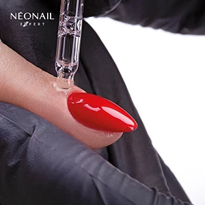 Applicazione semipermanente: ripulire e stendere il cuticle oil