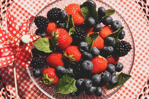 Berries are a tasty superfood. Photo by Susanne Jutzeler, Pexels.com