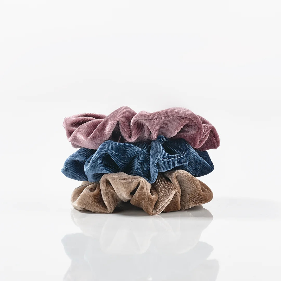 Se Velour Scrunchies - 3 stk (spar 20%) hos Yuaia Haircare