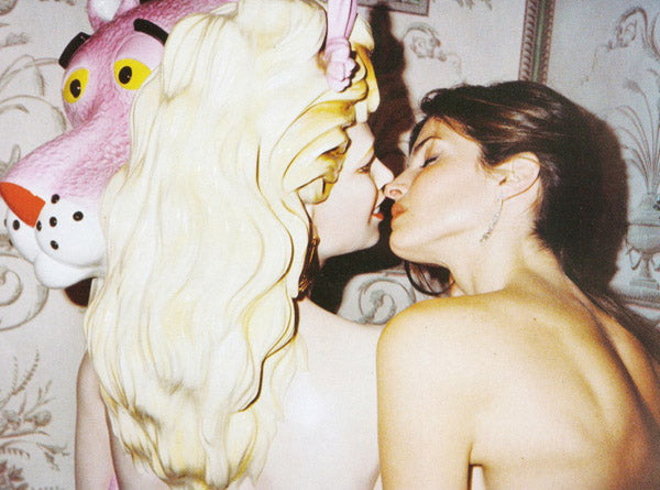 Stephanie Seymour kissing Jeff Koon’s Pink Panther by Juergen Teller