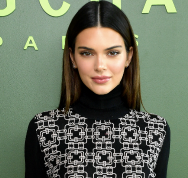 Kendall Jenner Laque coiffure Suzanne Ceremony