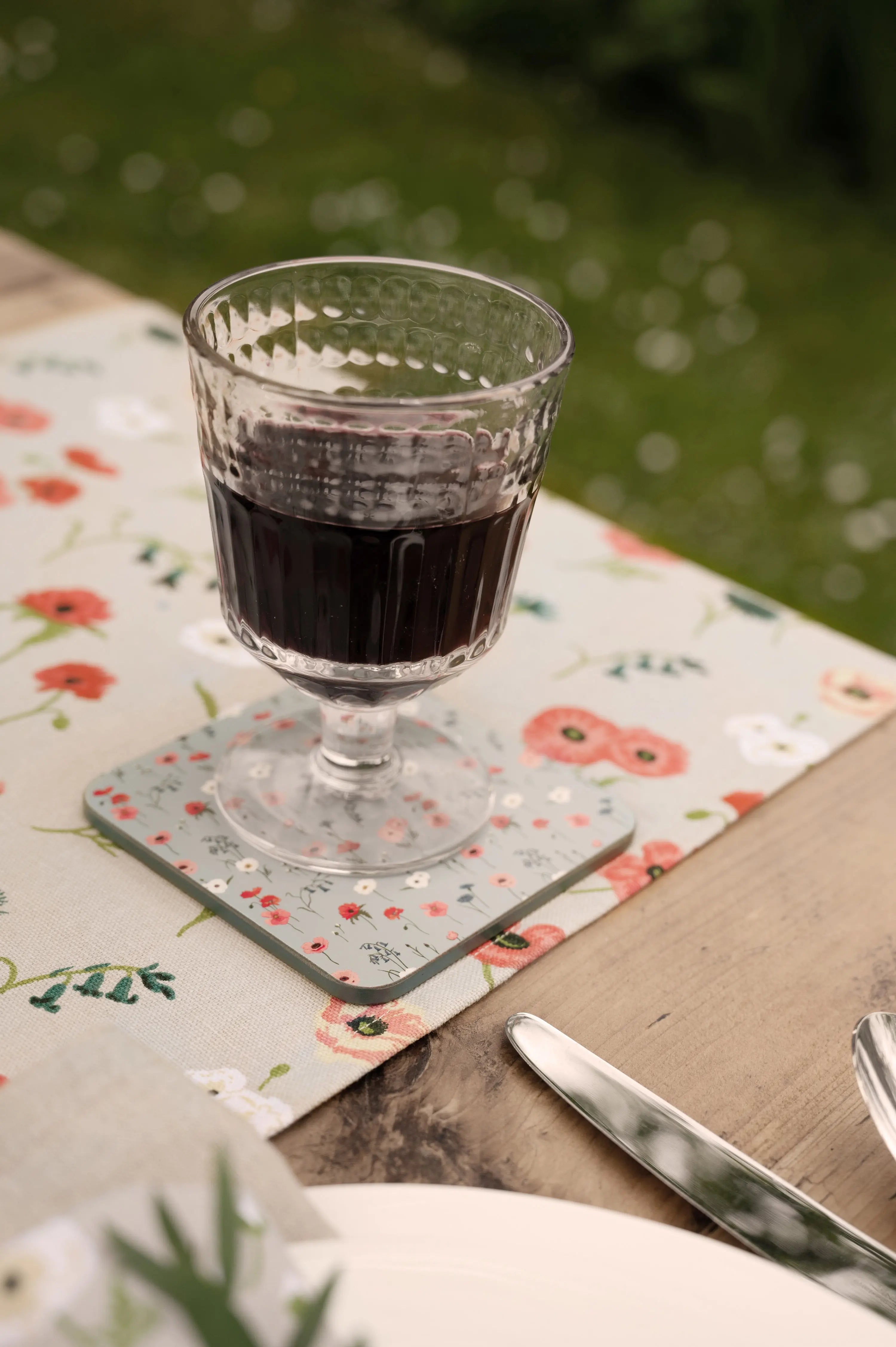 Create A Wildflower & Nature-Inspired Tablescape