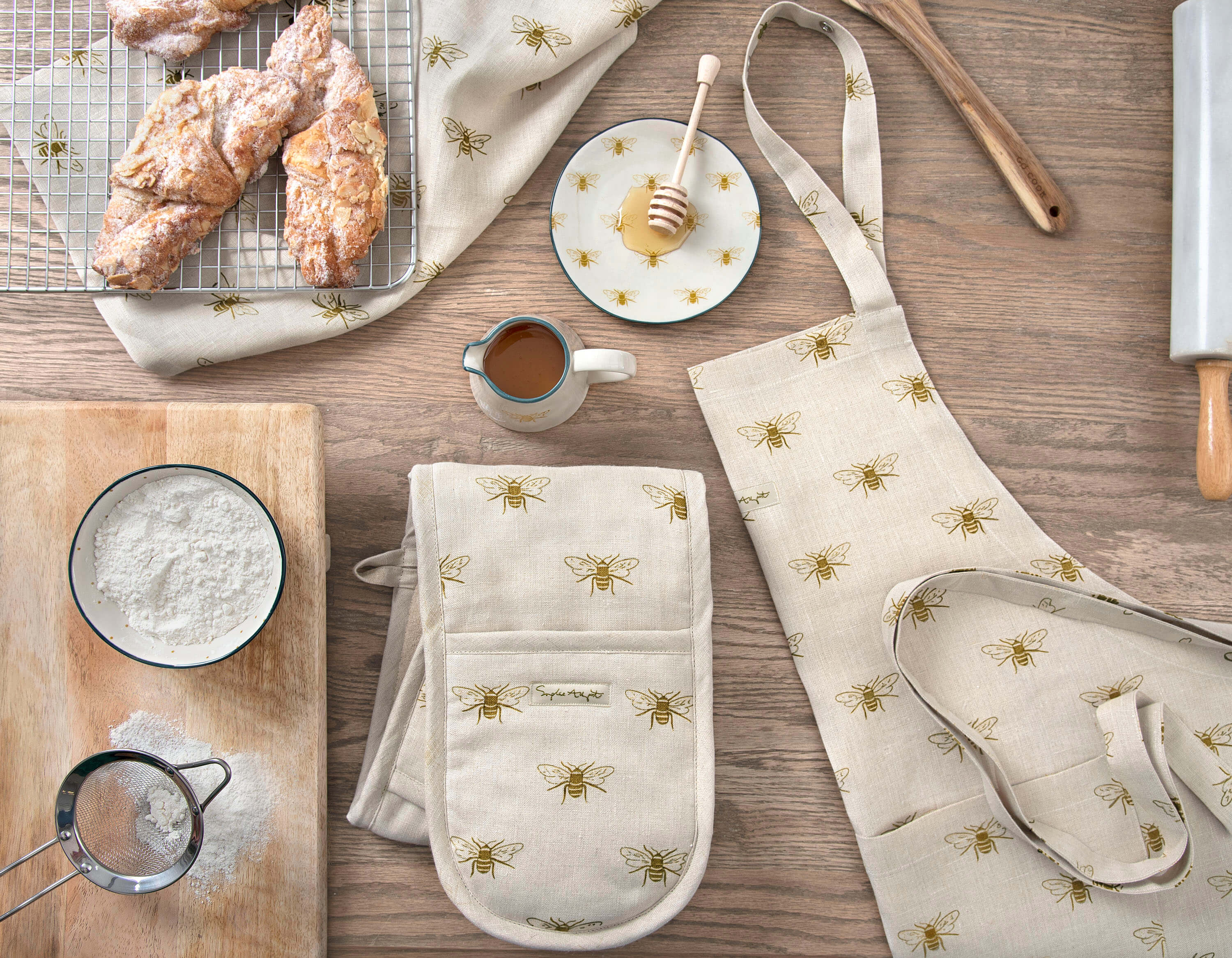 Sophie Allport Bees Linen Collection