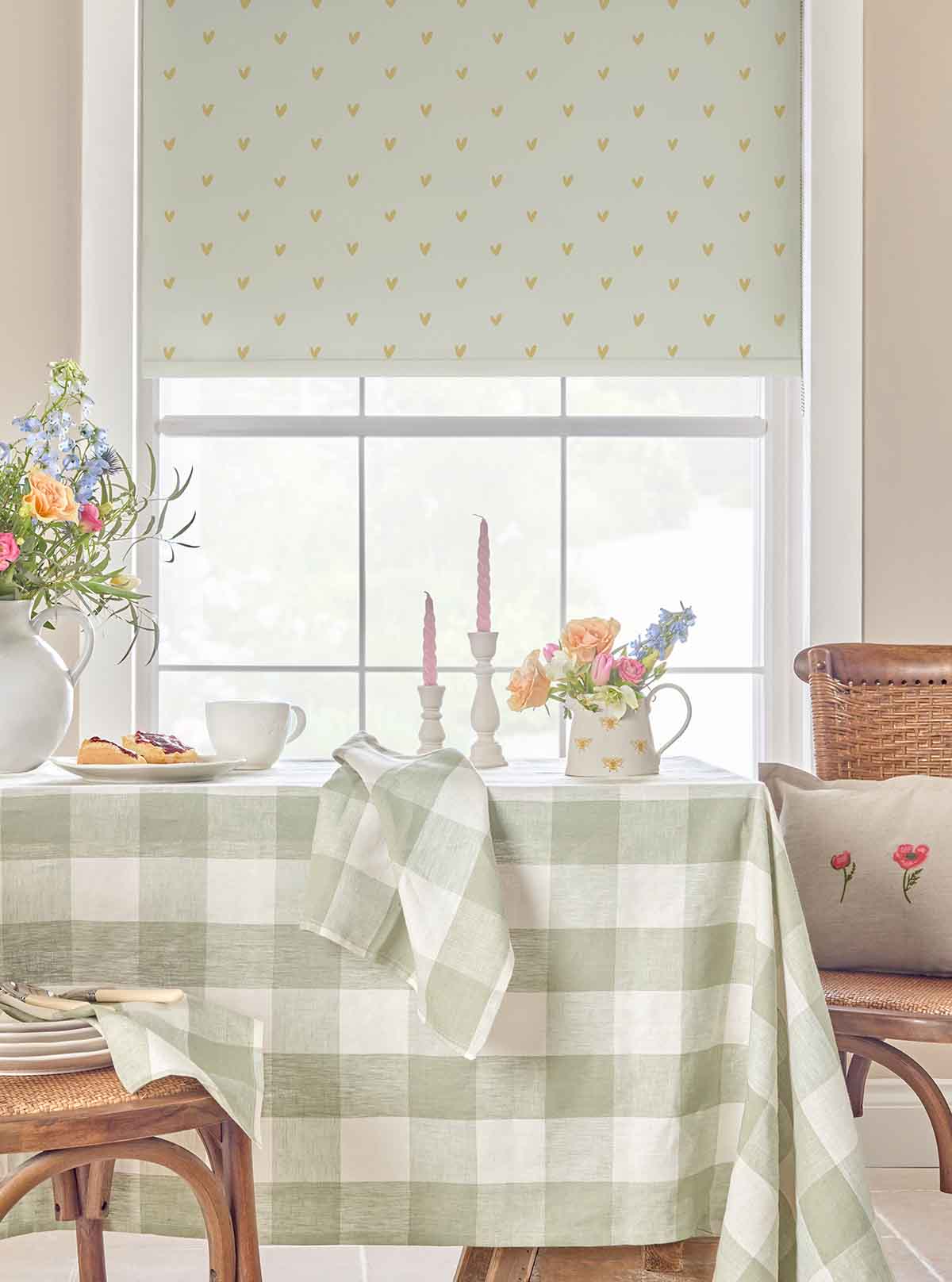 https://cdn.shopify.com/s/files/1/0201/1771/7092/files/ss23-gingham-LINGING36-Sage-Tablecloth-low-res.jpg?v=1677063720