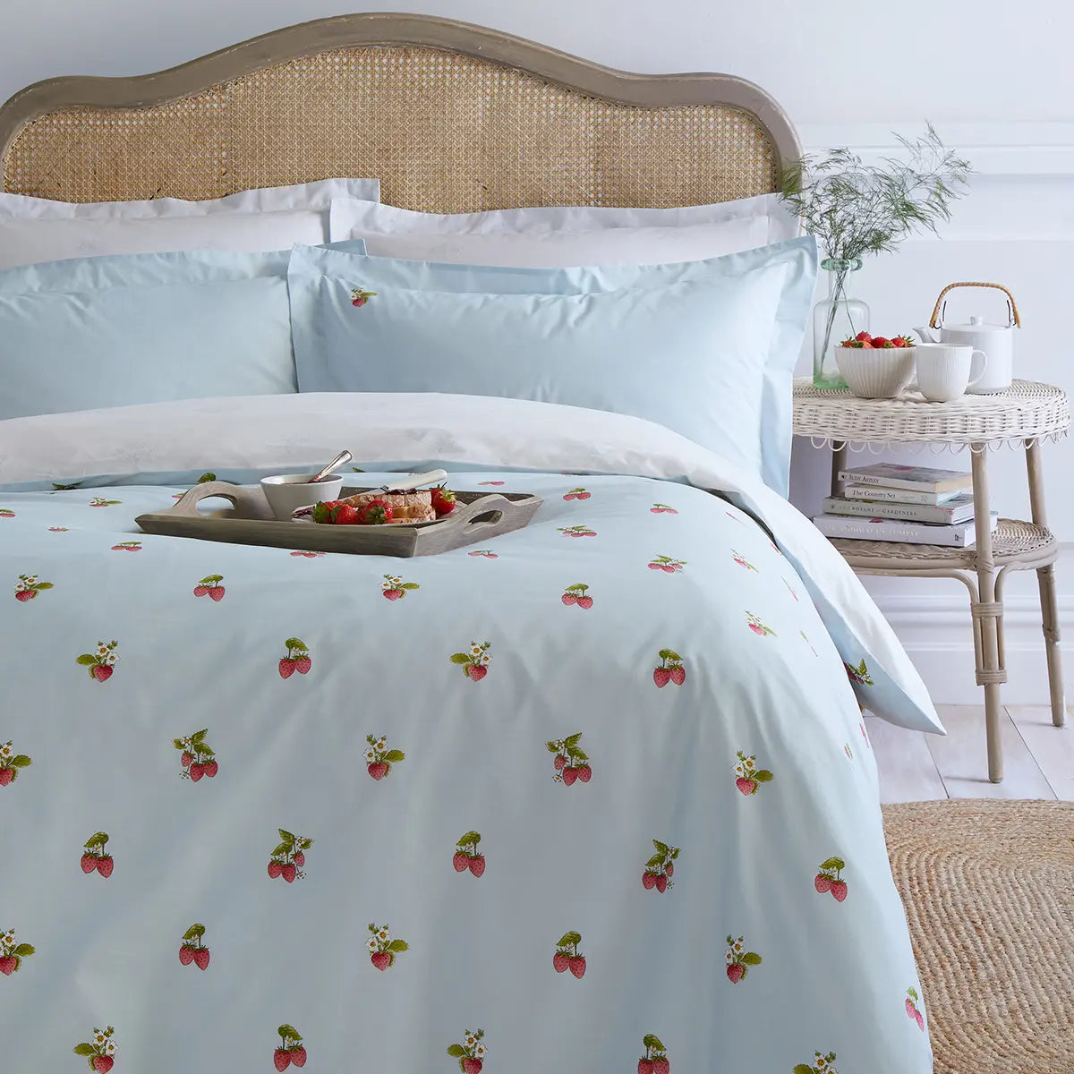 Strawberries Bedding by Sophie Allport