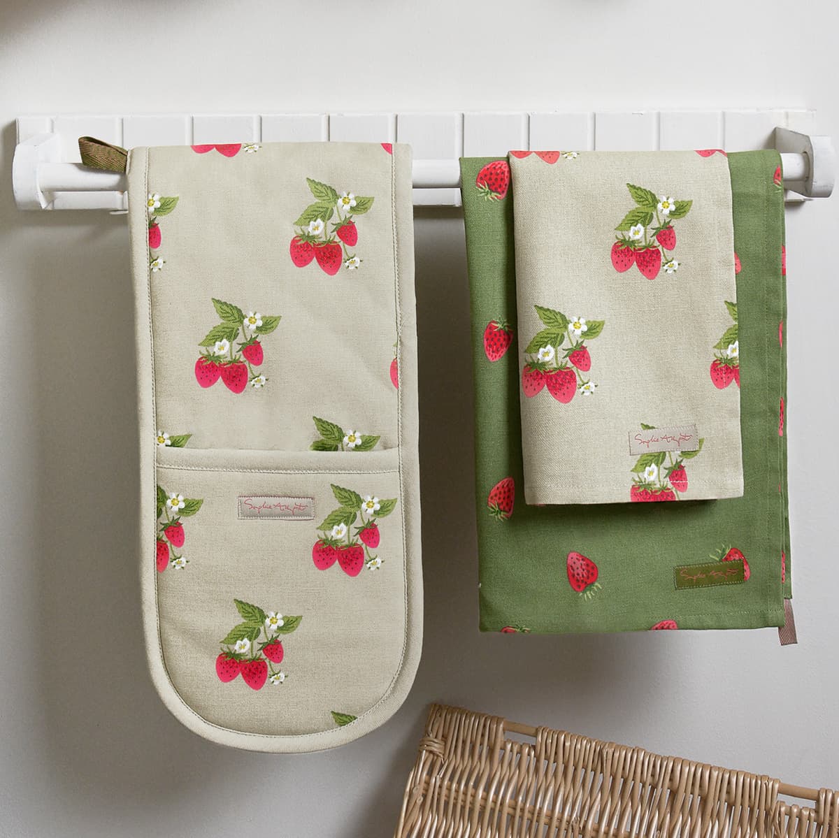 Kate Spade Strawberry Print Kitchen Towel Set