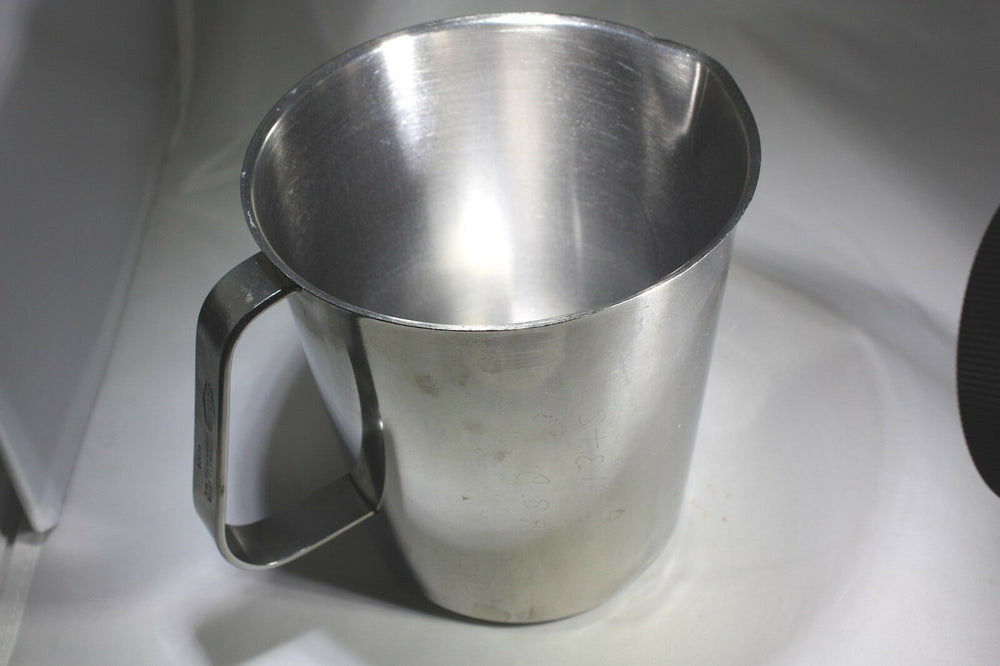 95320 Vollrath Measuring Cup, 32 oz., Stainless, 18 ga.