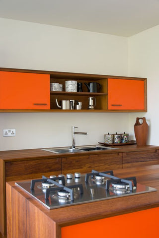 Orange is one of the most well-loved 1970s colours, and while it can be intimidating to use, you can actually infuse it on your home décor! 
