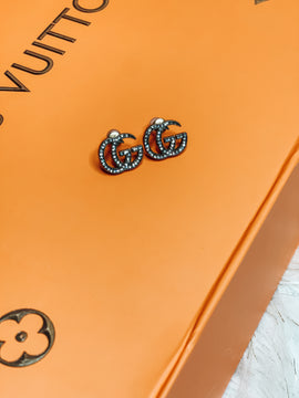 GG earring studs