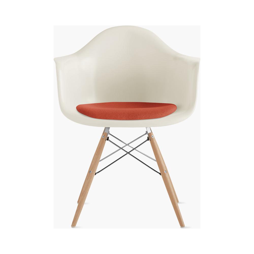 Eames Molded Plastic Side Chair with Seat Pad – Herman Miller Store