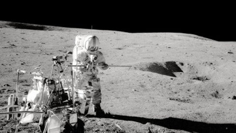 Alan Shepard plays golf on the moon, photo credit NASA