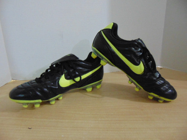 nike tiempo black green