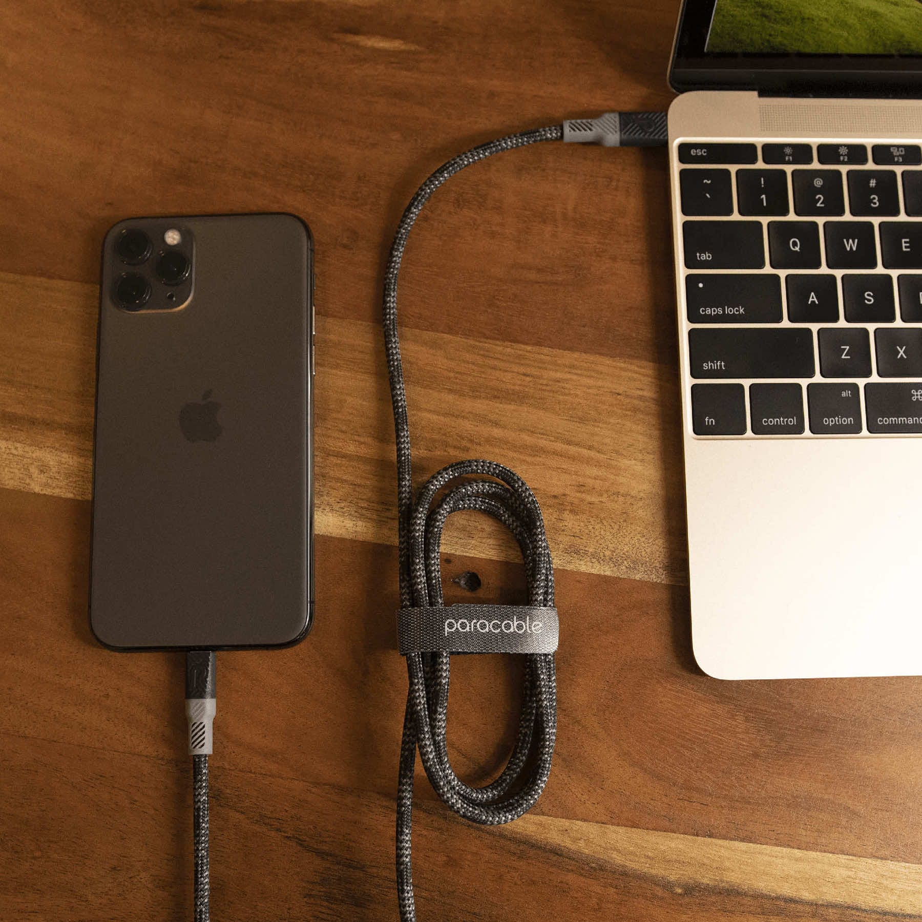 InstantConnect USB-C to Lightning  Câble de charge rapide 20 W pour iPhone  et iPad