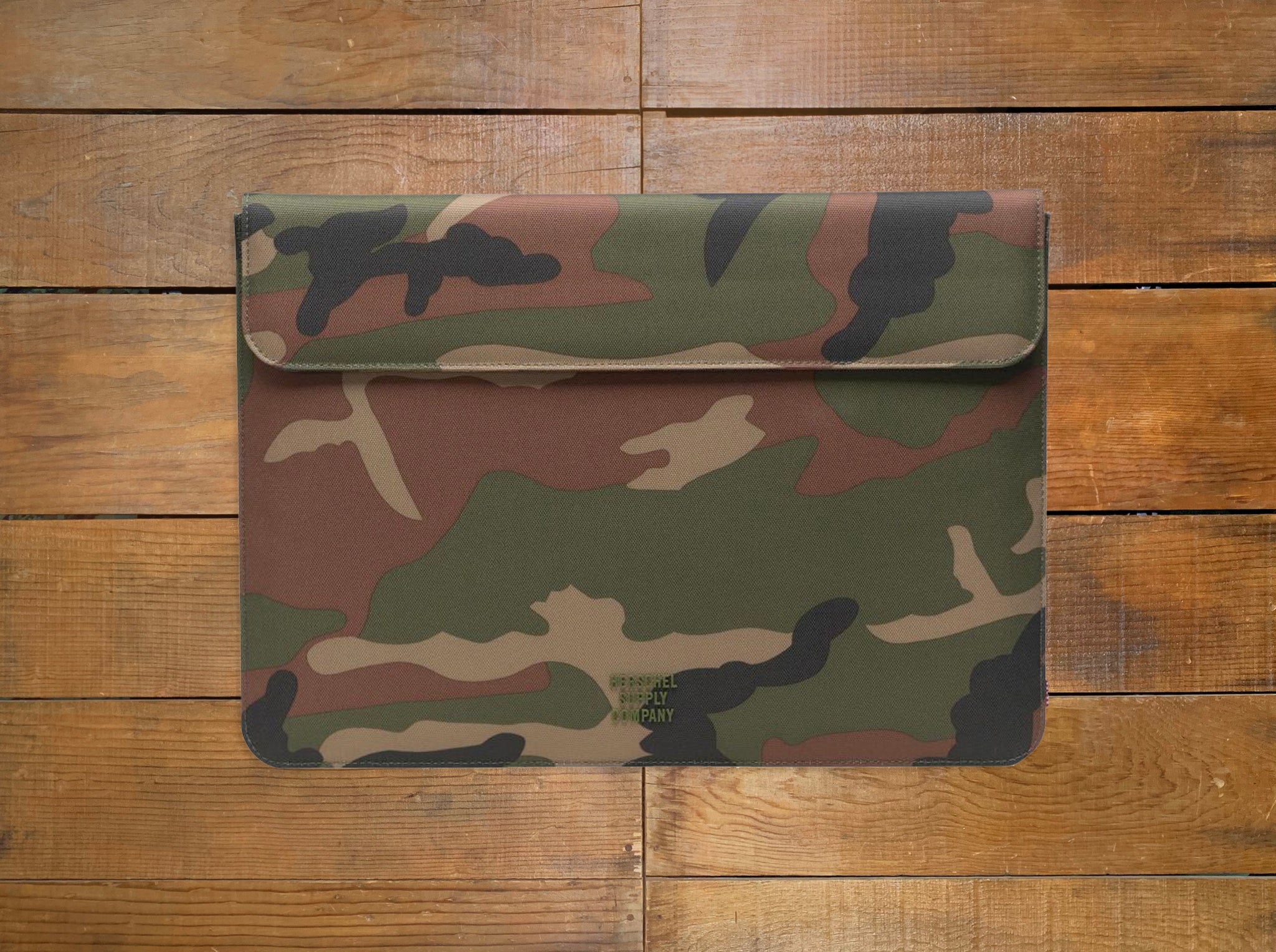 herschel camo laptop sleeve