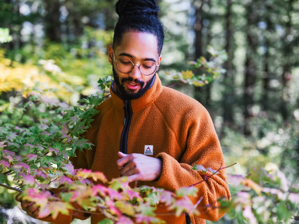 10 Winter Sweater Nail Designs That Give All The Cozy Cabincore Vibes