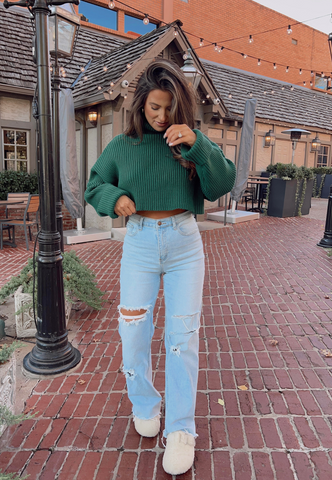 10 Laid Back Outfits To Try This Month