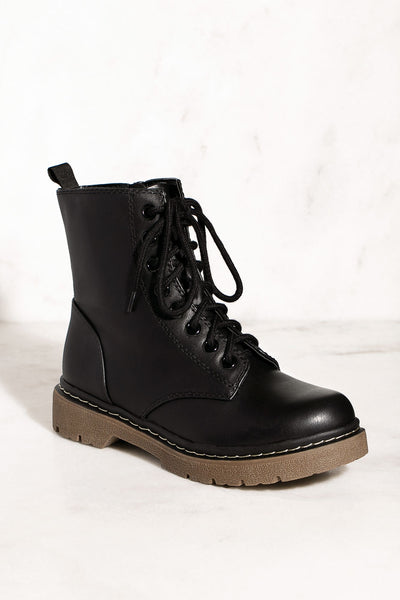 Rhea Black Boots 
