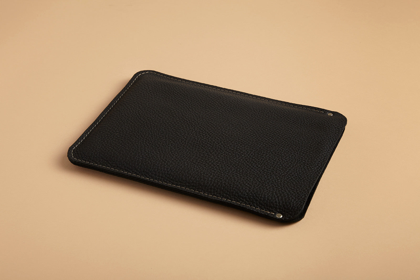 Laptop sleeve - True black leather