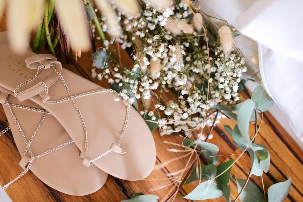 NUDE FLAT SANDALS