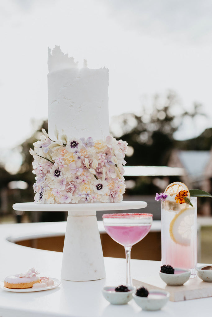 Wedding cake Byron bay wedding 2021