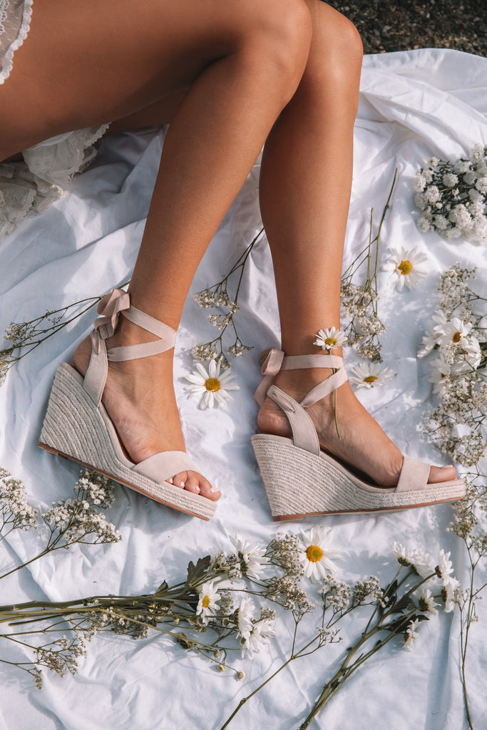 The Best Shoes for an Outdoor Wedding 