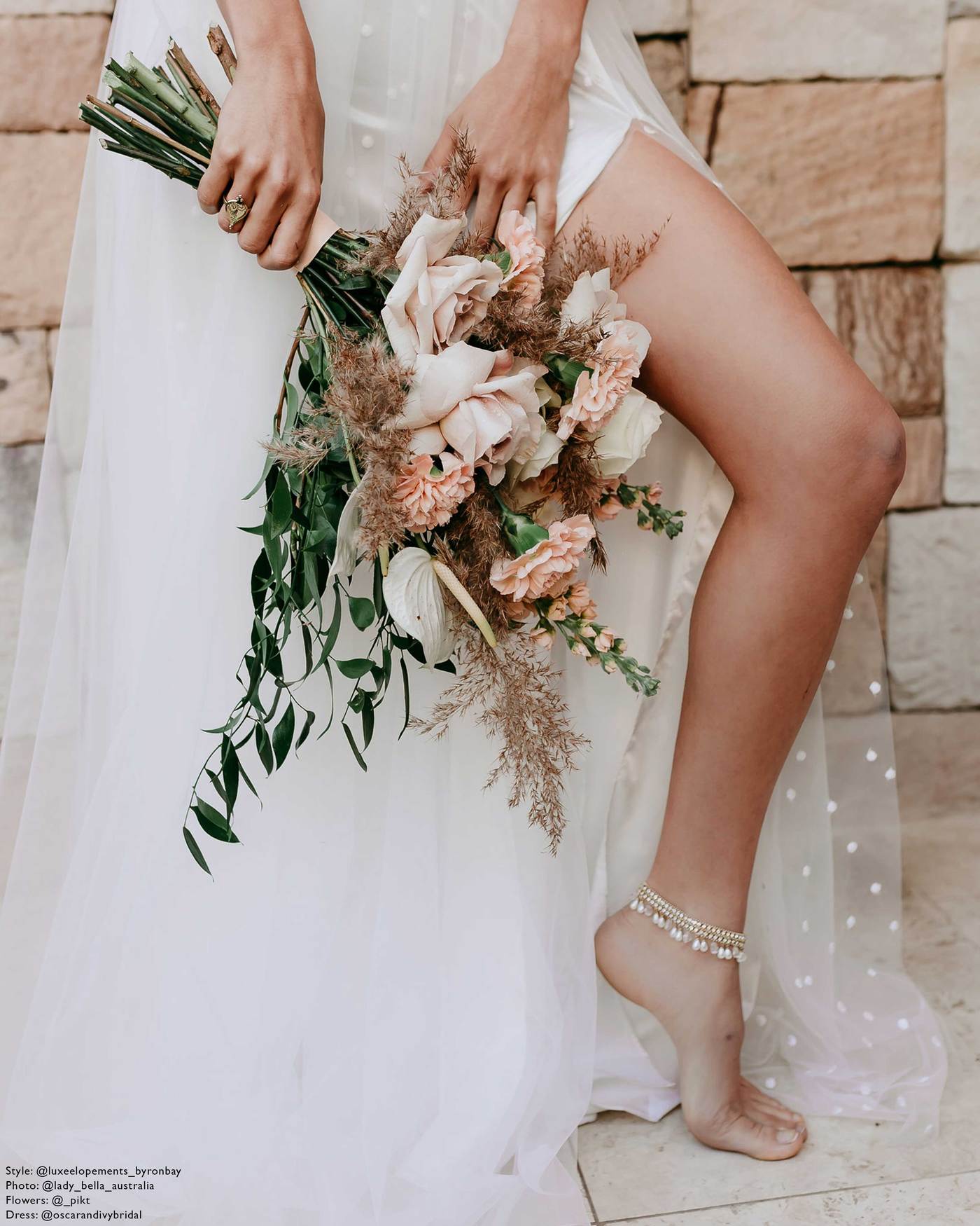 Accessorize your barefoot on your beach wedding day with our Mazi anklet.