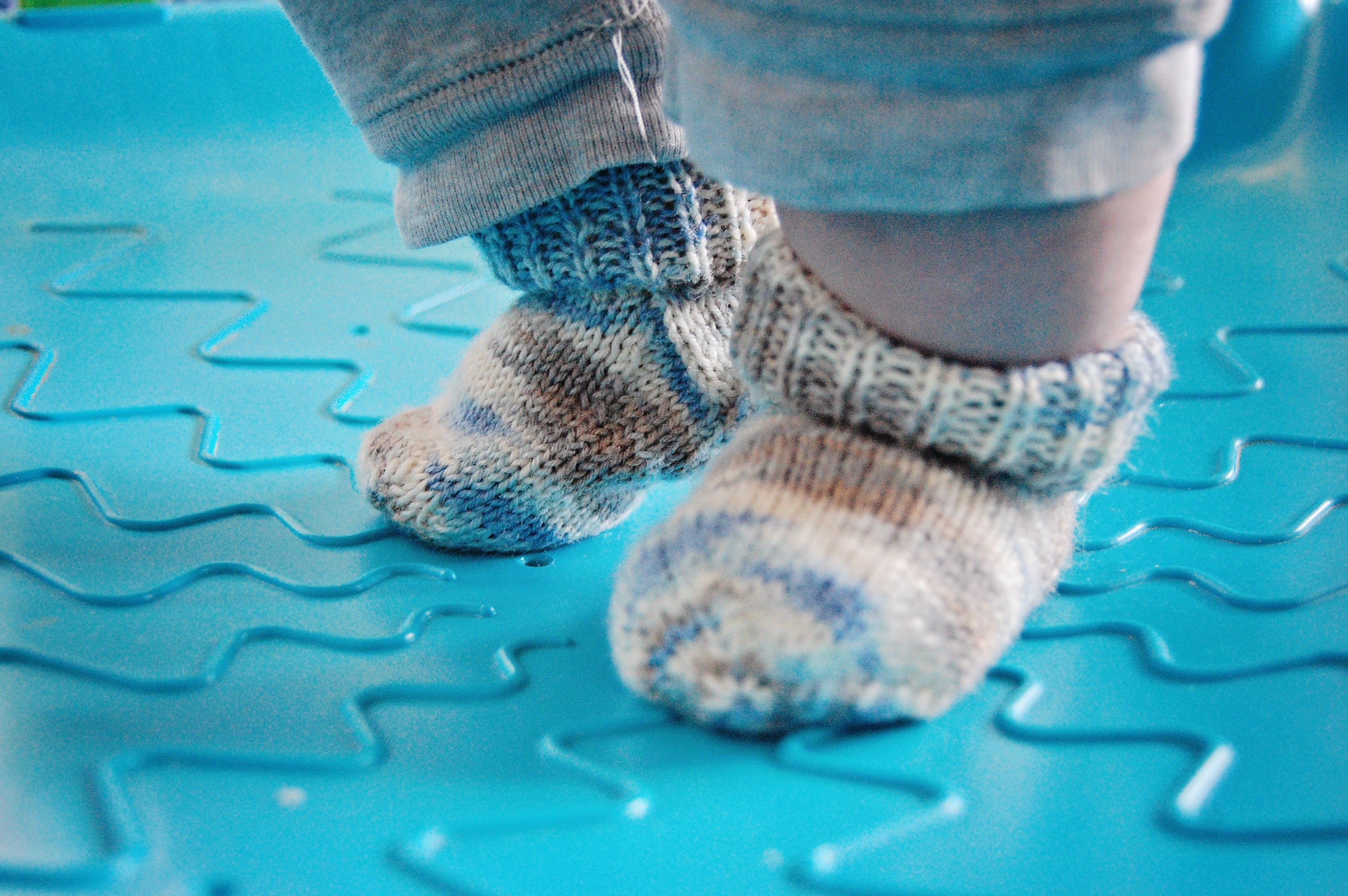 infant socks that stay on feet