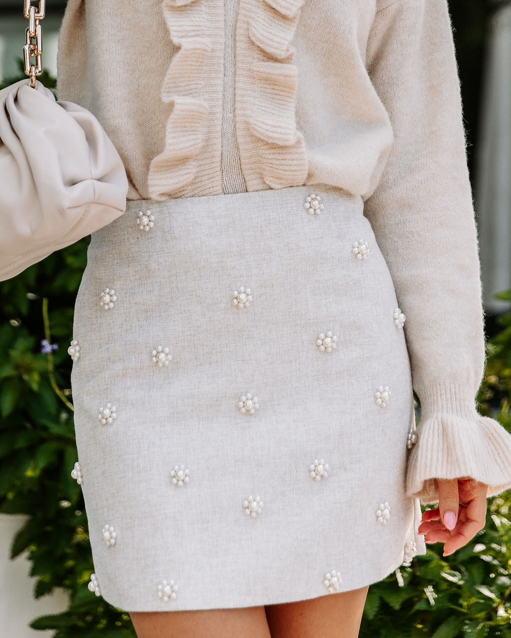 

Graceful And Delicate Pearl Embellished Mini Skirt