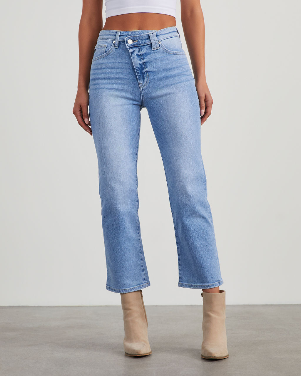 Aaron High Rise 90s Straight Leg Jeans