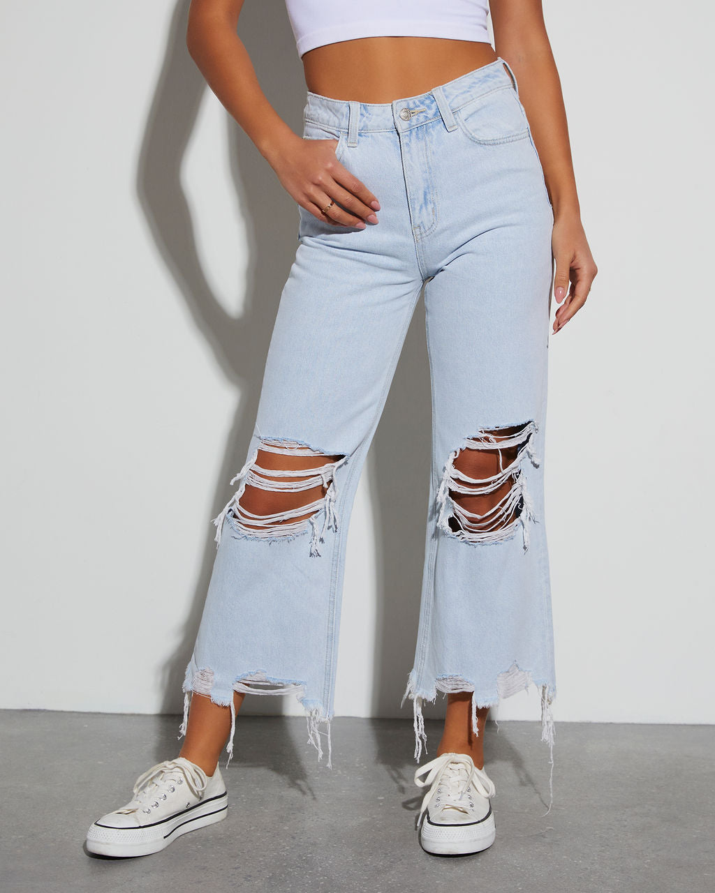 

Alley Distressed Crop Kick Flare Jeans