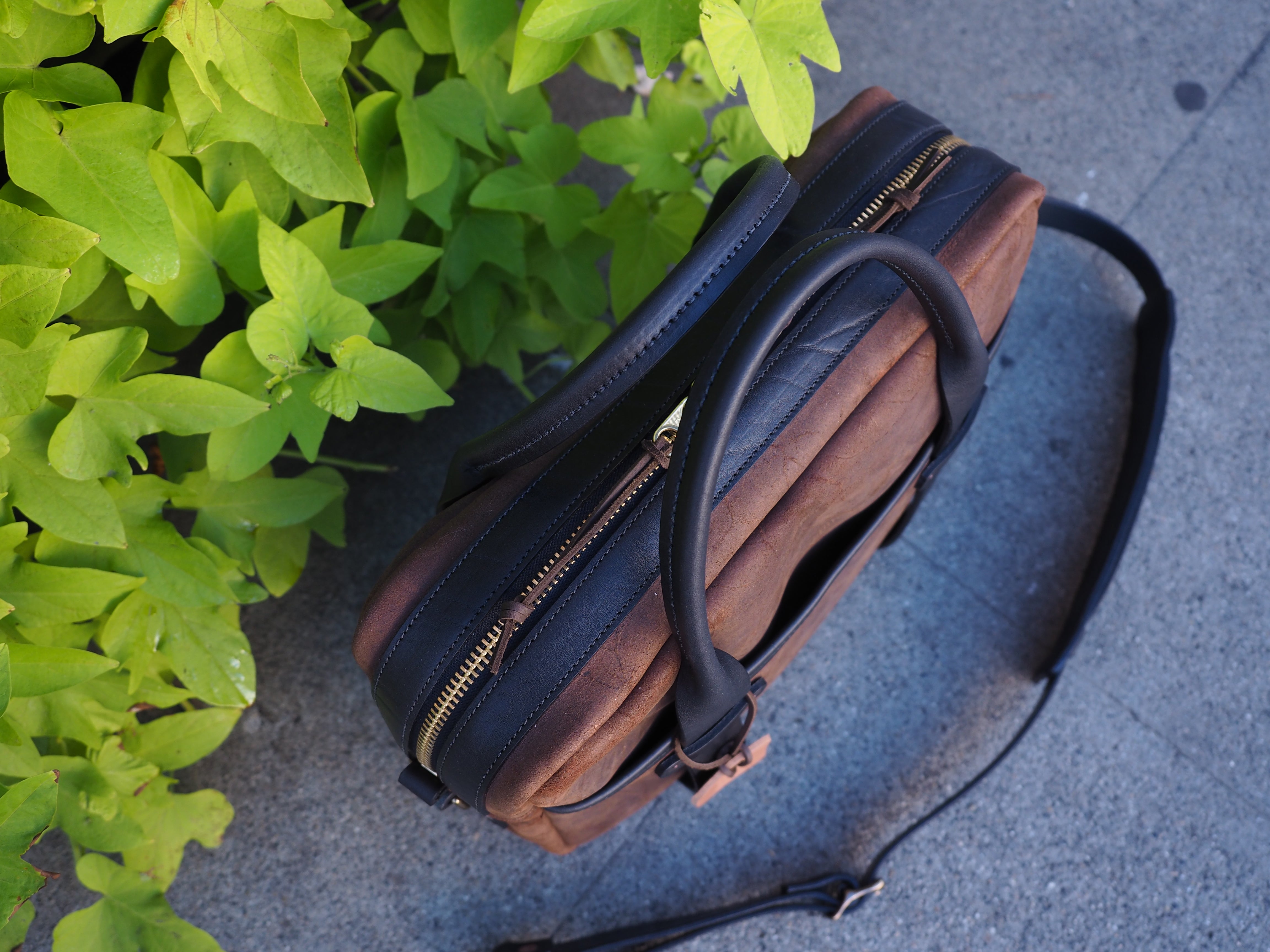 All Leather Briefcase in Snuff Mohawk/Horween Black Auburn Leather