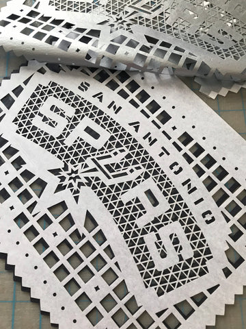 Spurs papel picado