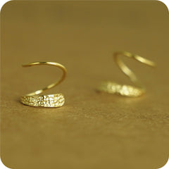 sterling-silver-gold-plated-hammered-twirl-wire-huggie-faux-2-piercings-earrings