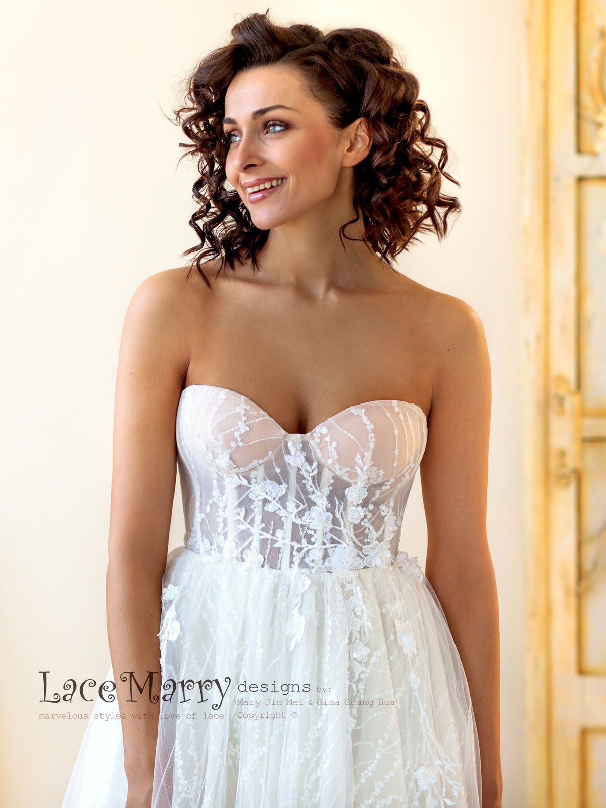 Sweetheart Neckline Strapless Wedding Dress with Beading