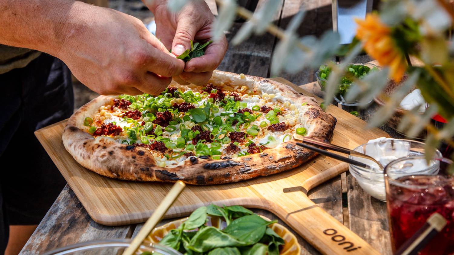 Pizza mit Zuckermais und 'nduja