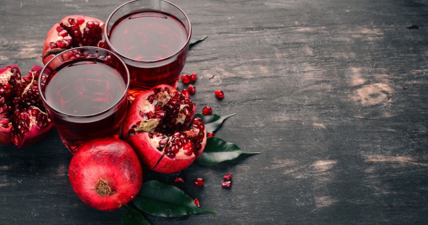Pomegranate juice may positively affect brain health, as it is rich in ellagitannins. 