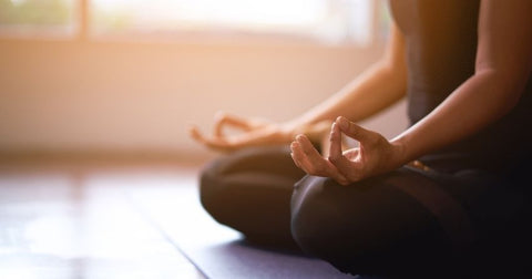 Managing stress through meditation can reduce the severity of environmental hypersensitivity.
