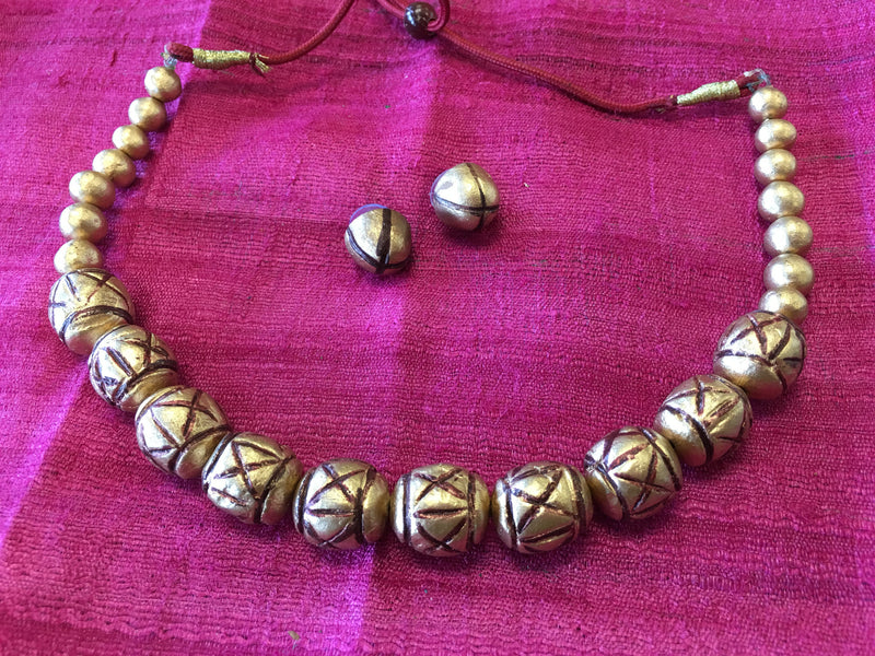 Handmade Terra Cotta Fashionable Necklace Set - Golden – Sarang