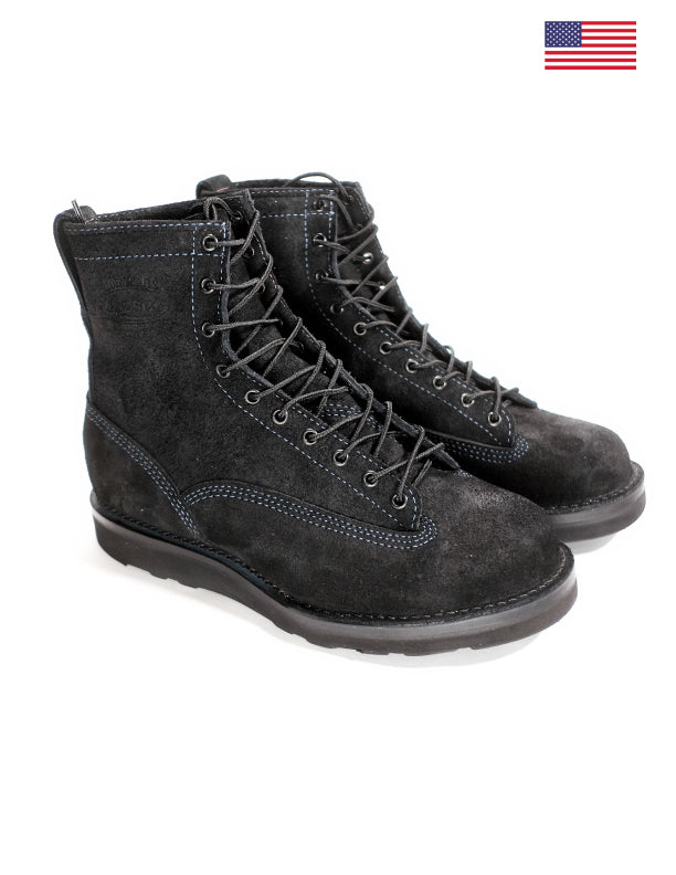 black roughout boots
