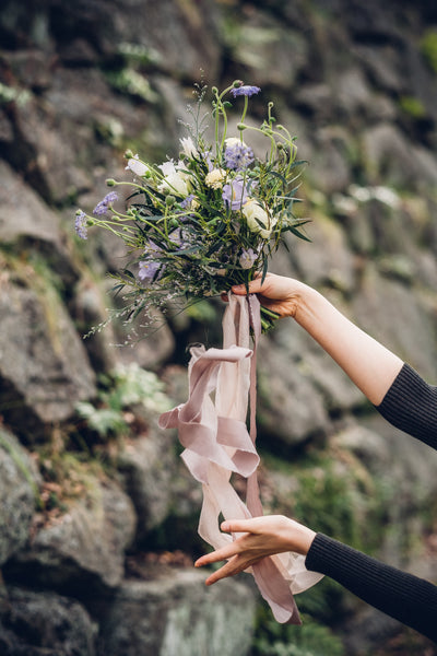 PHOTO / RYAN OHARA FLOWER / TAKIFLEURISTE SILK RIBBON&STYLING / Lademya Silks