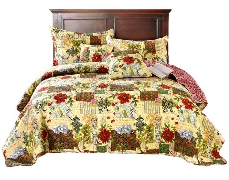 Tache Holiday Festive Beige Red Poinsettia Holly And Ivy Bedspread