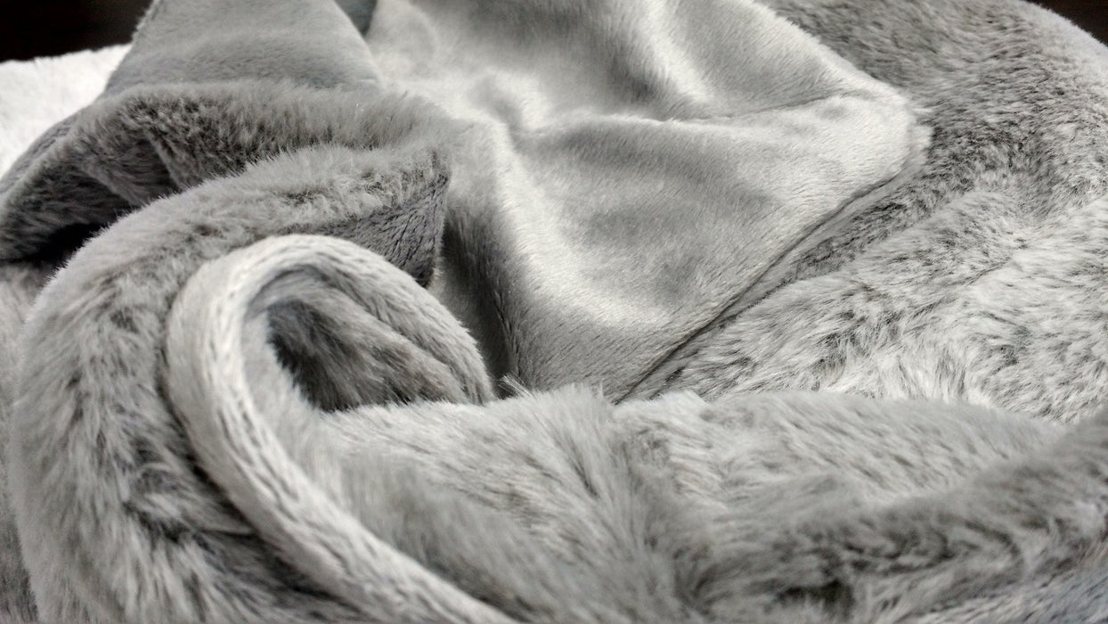 Tache Gray Plush Rabbit Faux Fur Throw Blanket (Rabbit ...