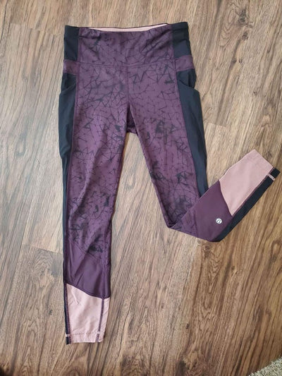 Lululemon Women's Reversible Leggings And Floral Tank Top Size 2